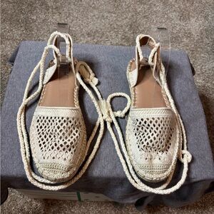 a new day Cream Lace-Up Espadrilles Size 8 LIKE NEW Beach Boho Summer Neutral